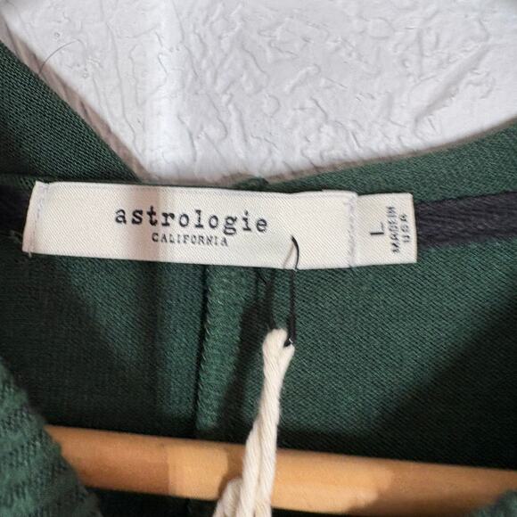 NEW! Astrologie LA Soft Knit Hooded Sweater Pullover Top Green Casual - L - Picture 5 of 5